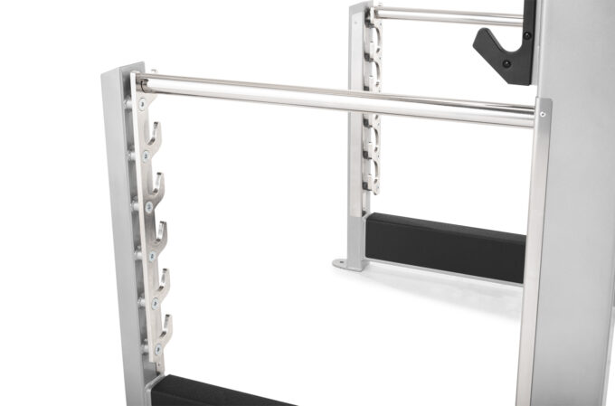 EF212-Confidently-Lift-Heavy-680x449-c.jpg